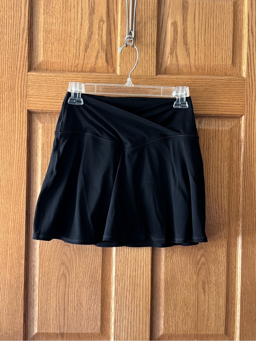 Offline by aerie Women's Black Athletic Skort with Crossover Waistband youth M